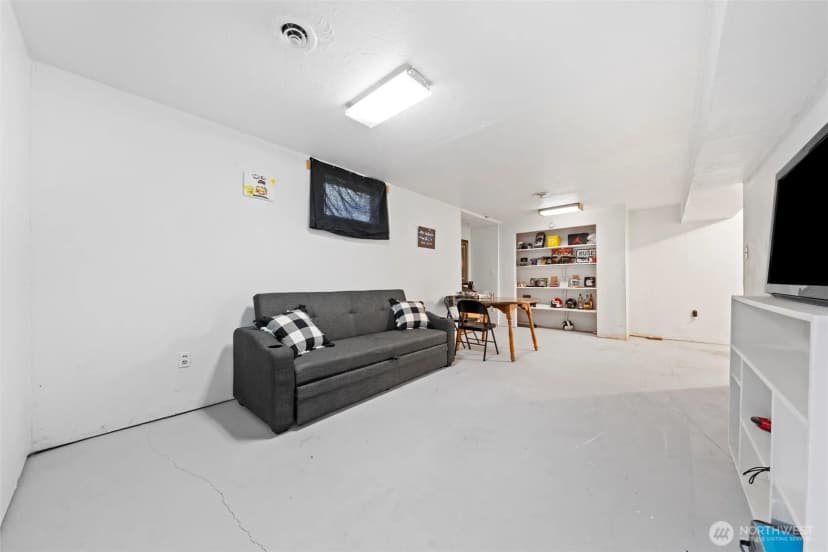 Property photo for 411 N Wahl, Lind photo 22
