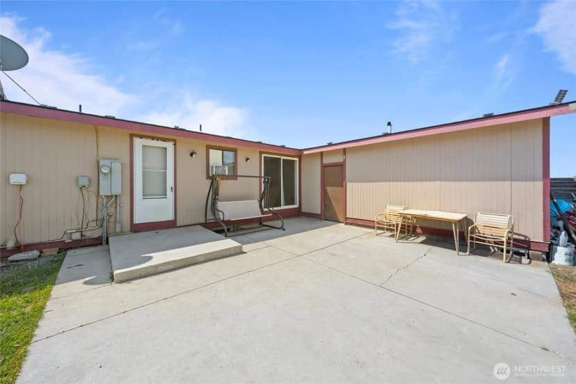 Property photo for 411 N Wahl, Lind photo 30