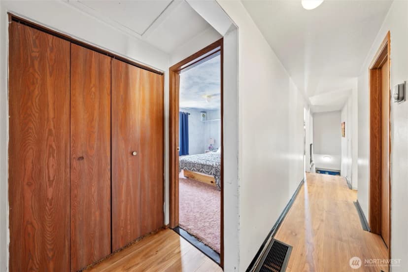 Property photo for 411 N Wahl, Lind photo 16