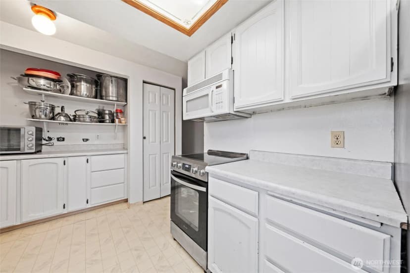 Property photo for 411 N Wahl, Lind photo 9