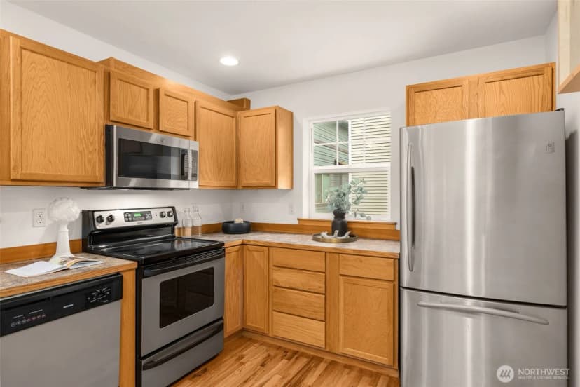 Property photo for 12018 31st Avenue Ne, Seattle photo 10