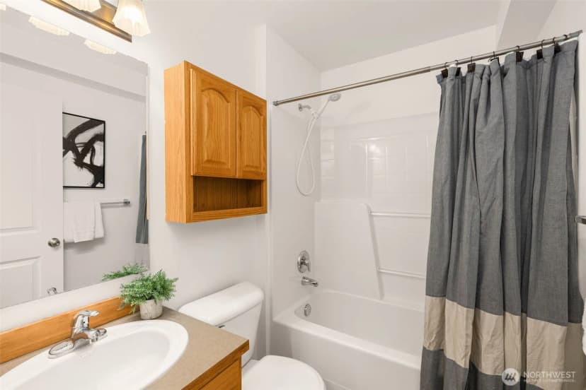 Property photo for 12018 31st Avenue Ne, Seattle photo 14
