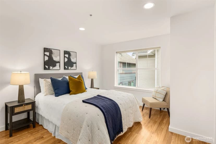 Property photo for 12018 31st Avenue Ne, Seattle photo 15