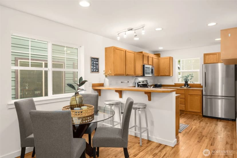 Property photo for 12018 31st Avenue Ne, Seattle photo 9