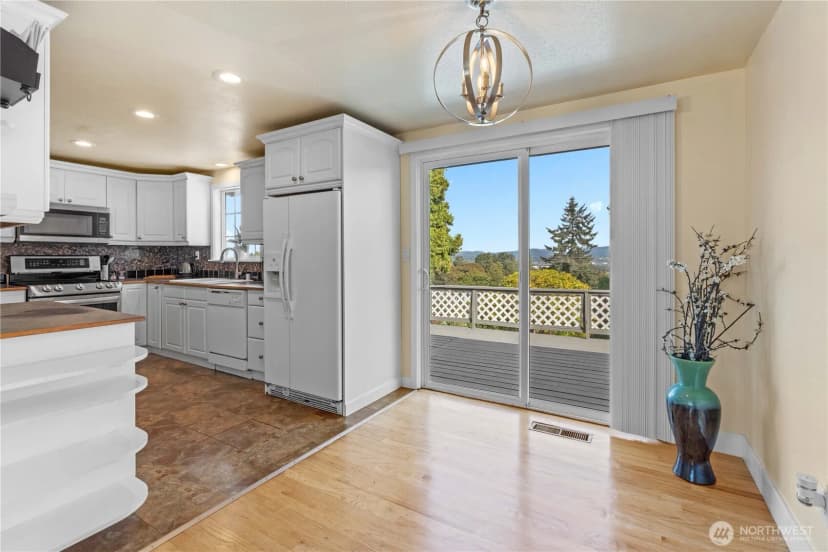Property photo for 17916 Military Road S, Sea Tac photo 8