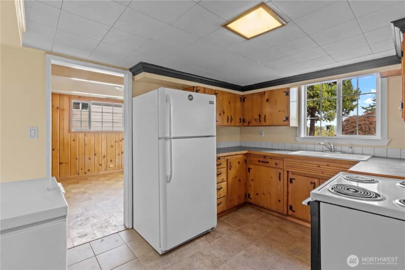 Property photo for 17916 Military Road S, Sea Tac photo 17