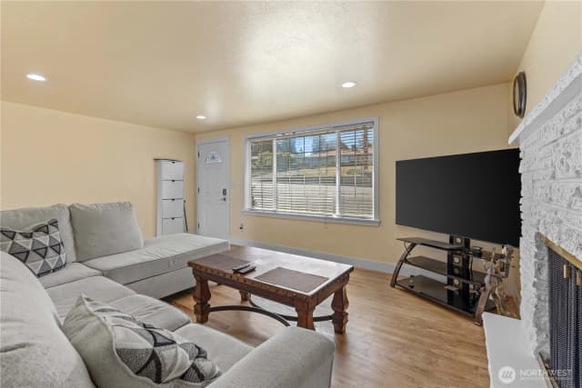 Property photo for 17916 Military Road S, Sea Tac photo 4