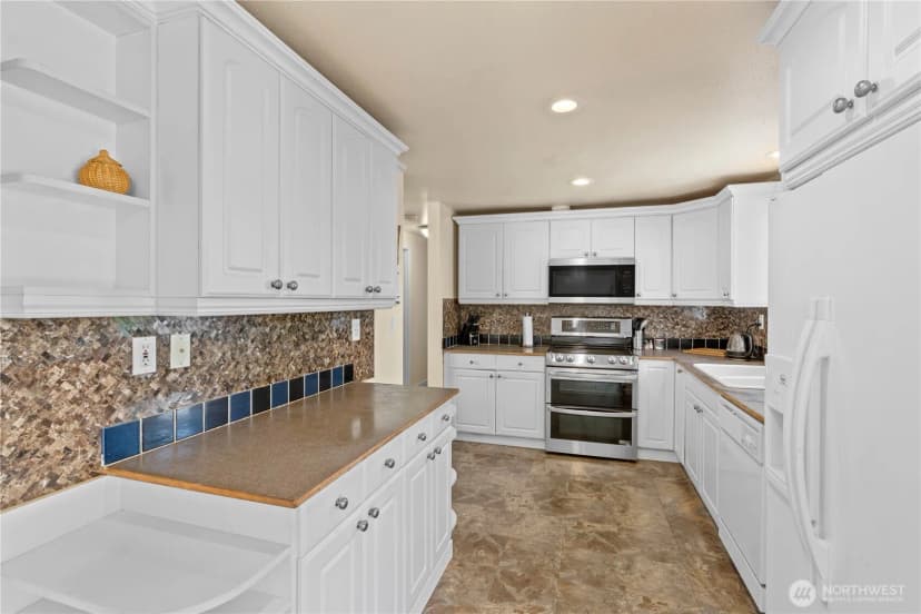 Property photo for 17916 Military Road S, Sea Tac photo 7