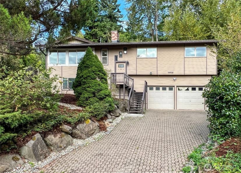 Property photo for 12516 Se 4th Place, Bellevue