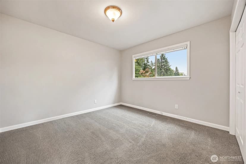 Property photo for 12516 Se 4th Place, Bellevue photo 13