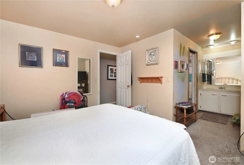 Property photo for 26007 14th Avenue S, Des Moines photo 15