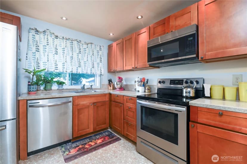Property photo for 26007 14th Avenue S, Des Moines photo 11