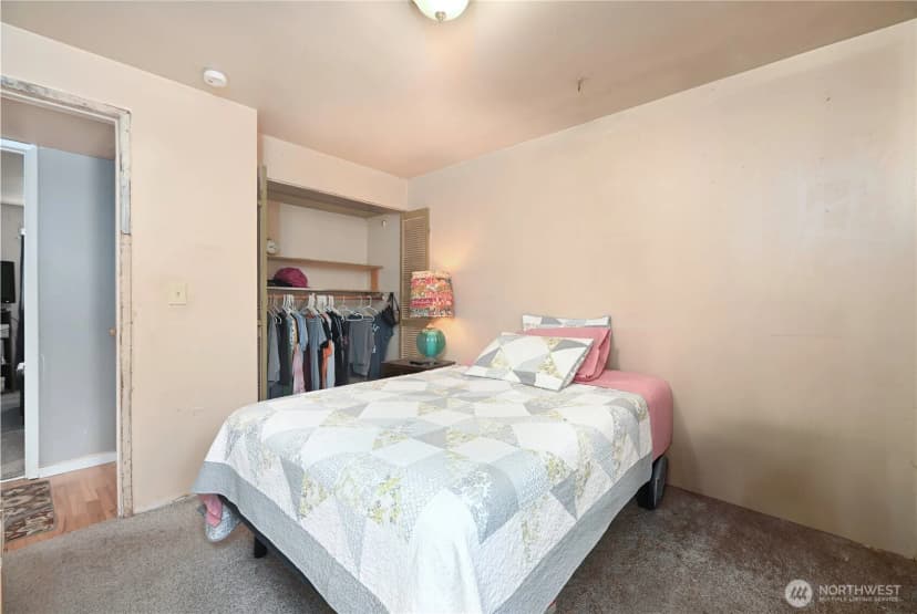 Property photo for 26007 14th Avenue S, Des Moines photo 18