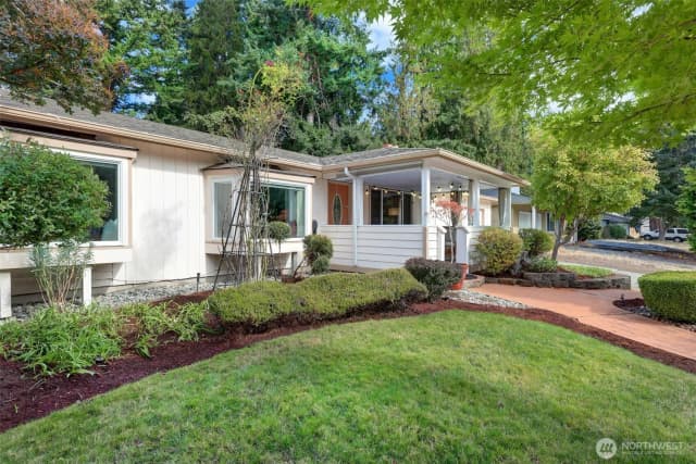 Property photo for 10442 Ne 142nd Street, Kirkland photo 3