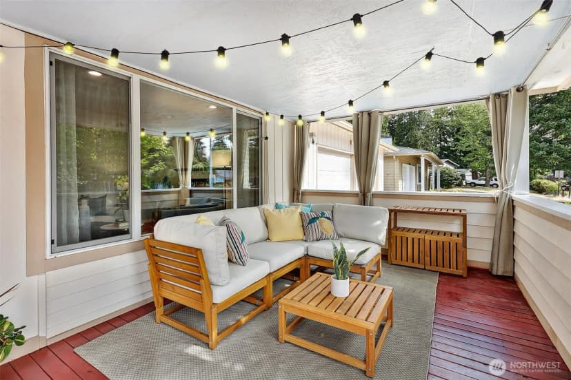 Property photo for 10442 Ne 142nd Street, Kirkland photo 6