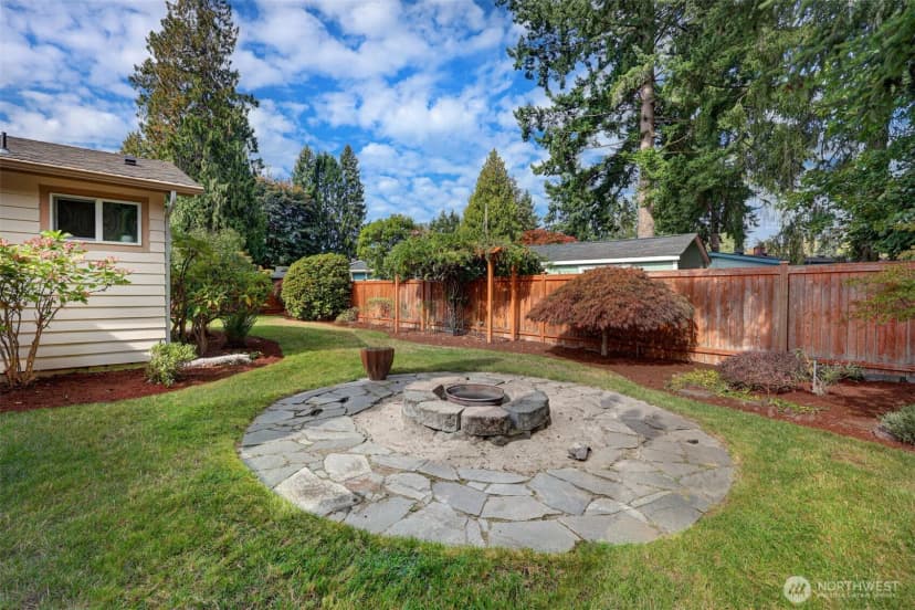 Property photo for 10442 Ne 142nd Street, Kirkland photo 32