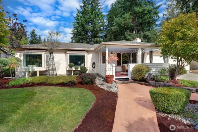 Property photo for 10442 Ne 142nd Street, Kirkland photo 2
