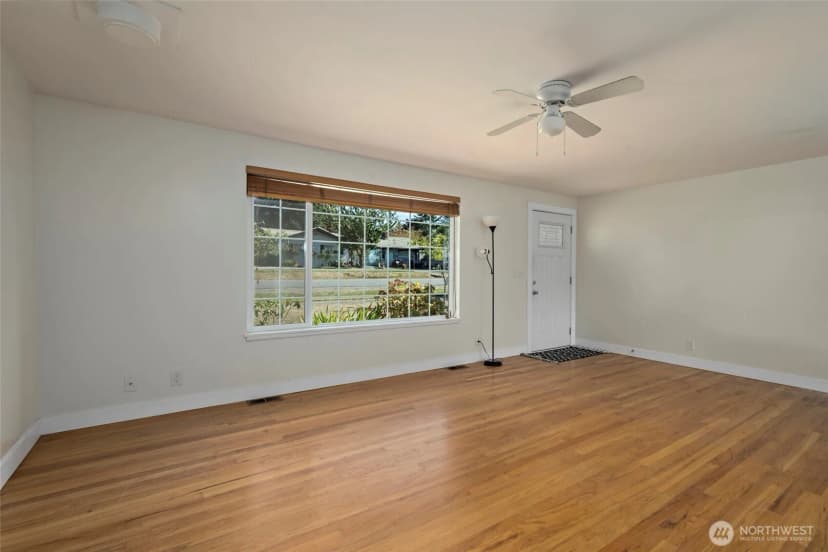 Property photo for 381 Ne Queets Street, Oak Harbor photo 8