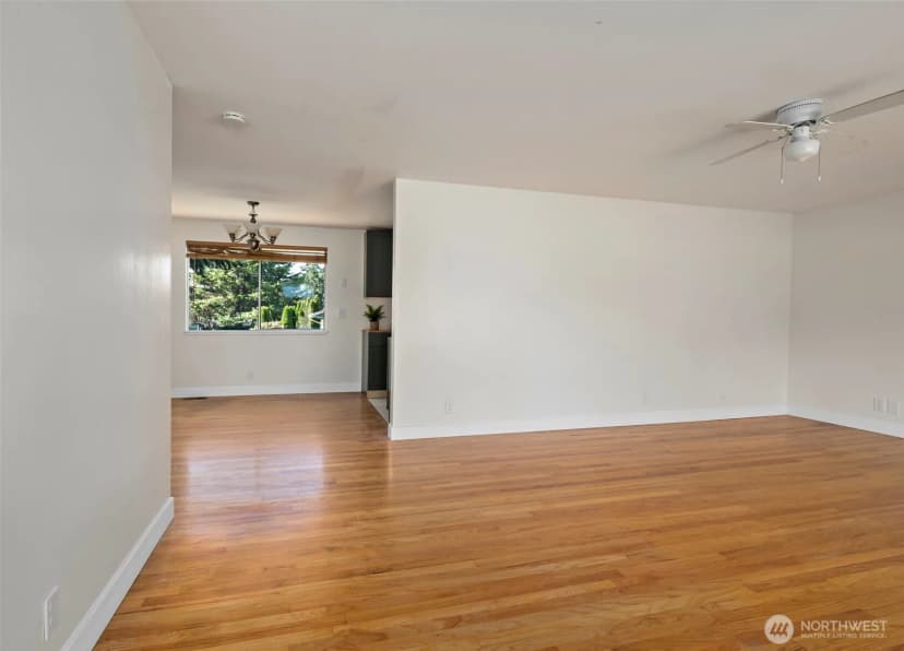 Property photo for 381 Ne Queets Street, Oak Harbor photo 5