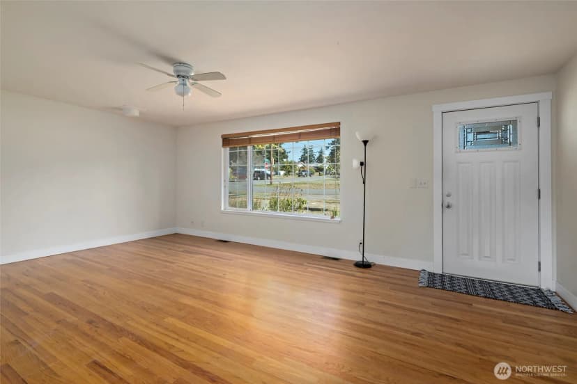 Property photo for 381 Ne Queets Street, Oak Harbor photo 7
