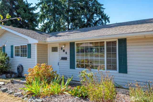 Property photo for 381 Ne Queets Street, Oak Harbor photo 2