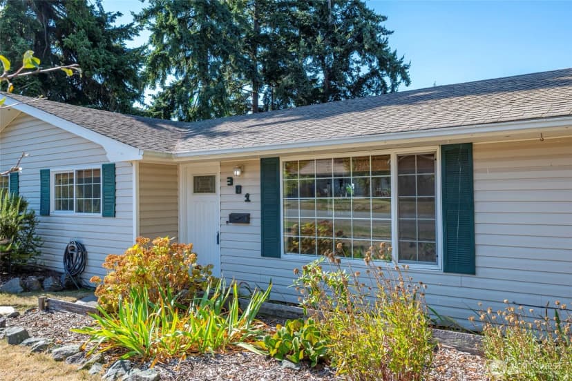 Property photo for 381 Ne Queets Street, Oak Harbor photo 2
