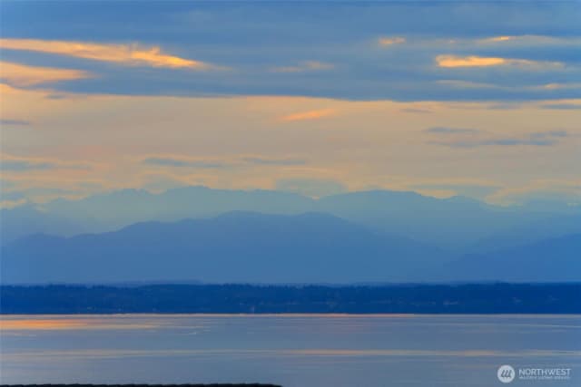 Property photo for 13813 68th Avenue W, Edmonds photo 5