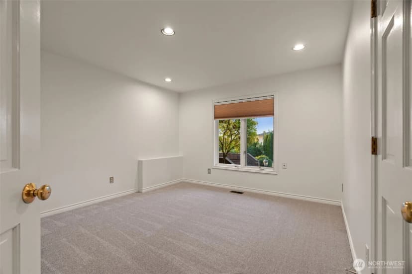 Property photo for 13813 68th Avenue W, Edmonds photo 27