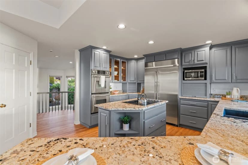 Property photo for 13813 68th Avenue W, Edmonds photo 13