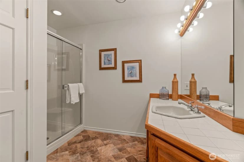 Property photo for 13813 68th Avenue W, Edmonds photo 33