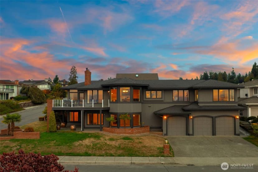Property photo for 13813 68th Avenue W, Edmonds photo 3