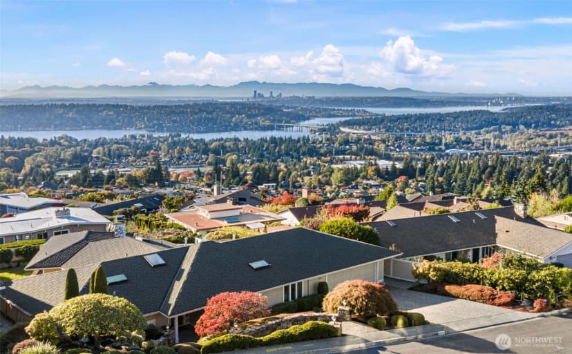 Property photo for 4435 140th Avenue Se, Bellevue