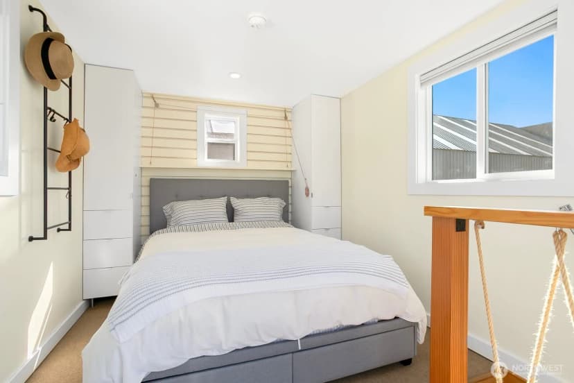 Property photo for 2143 N Northlake Way #15, Seattle photo 18