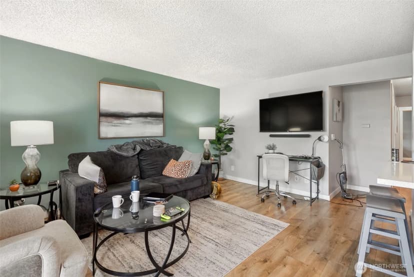 Property photo for 2414 13th Avenue S, Seattle photo 7
