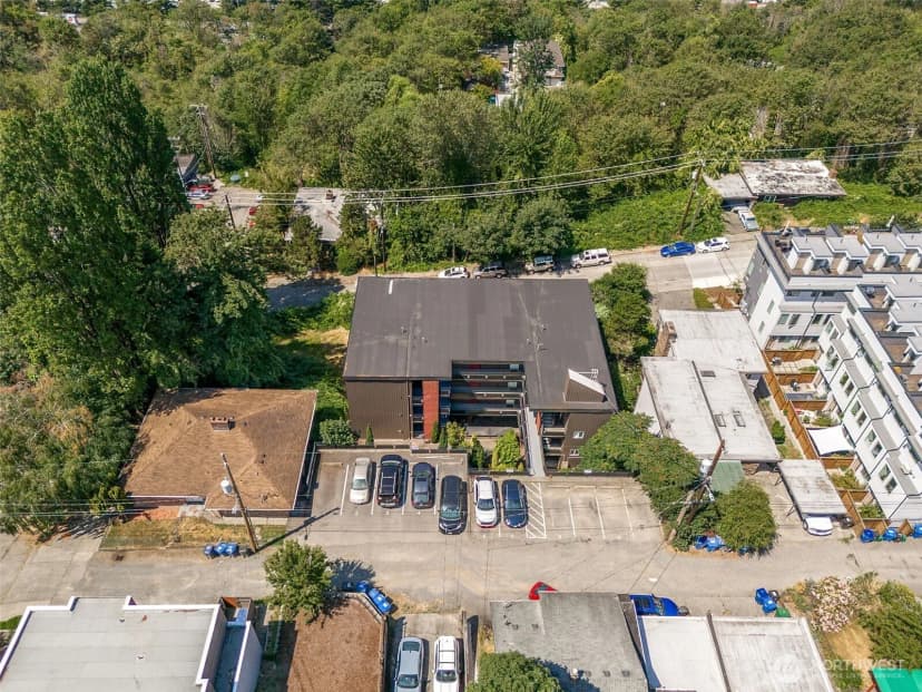 Property photo for 2414 13th Avenue S, Seattle photo 10