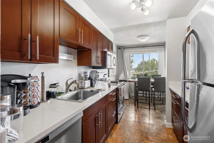 Property photo for 2414 13th Avenue S, Seattle photo 6