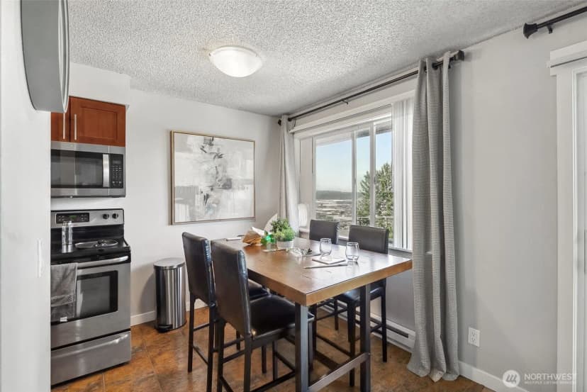 Property photo for 2414 13th Avenue S, Seattle photo 9