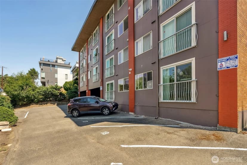 Property photo for 2414 13th Avenue S, Seattle photo 15