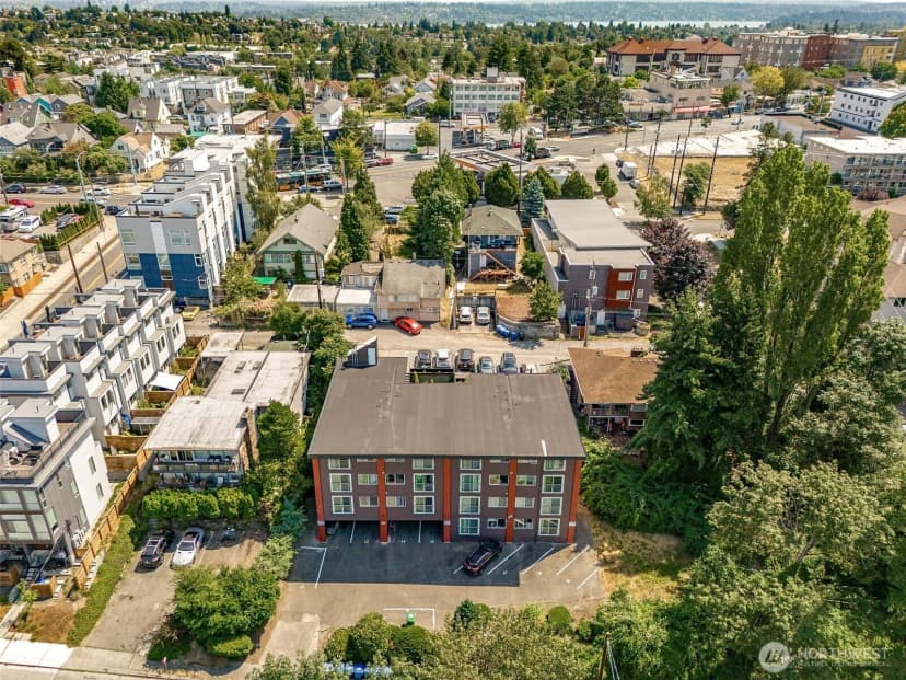 Property photo for 2414 13th Avenue S, Seattle photo 13