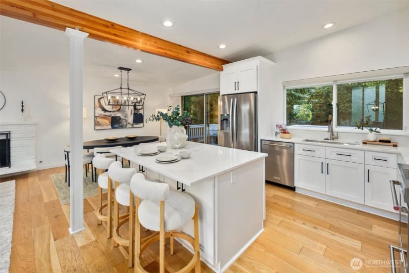 Property photo for 201 165th Avenue Ne, Bellevue photo 5