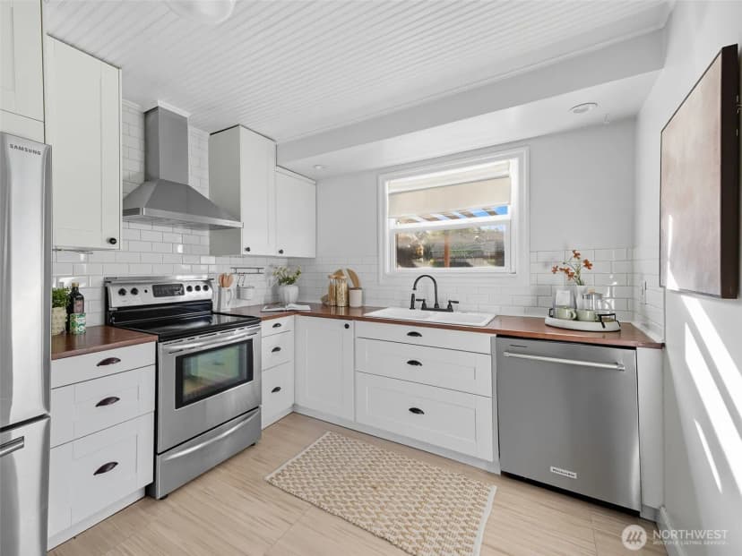 Property photo for 9303 32nd Avenue Sw, Seattle photo 13