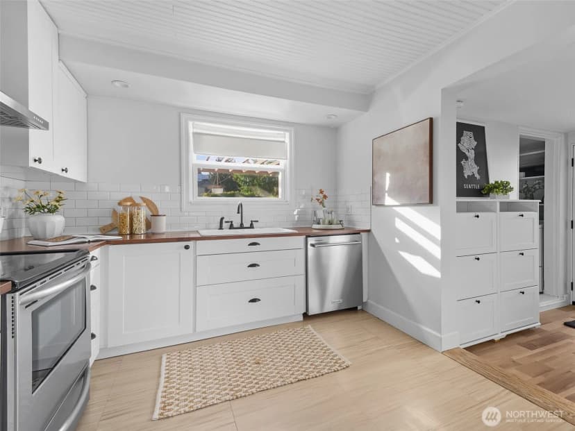 Property photo for 9303 32nd Avenue Sw, Seattle photo 14