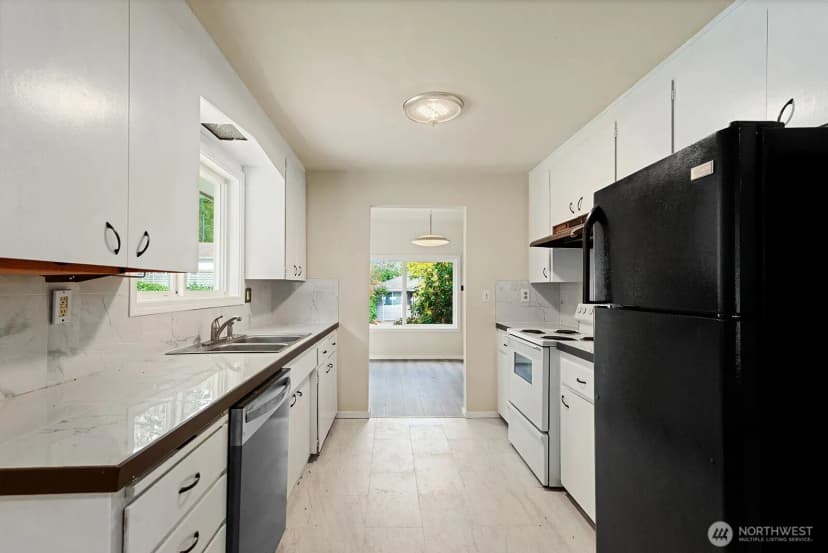 Property photo for 11608 8th Avenue S, Seattle photo 6