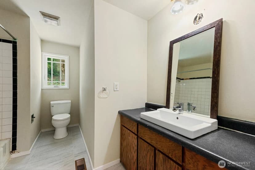 Property photo for 11608 8th Avenue S, Seattle photo 8