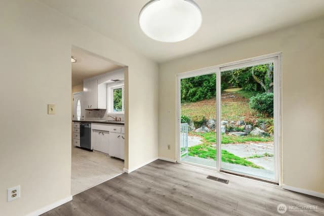 Property photo for 11608 8th Avenue S, Seattle photo 5