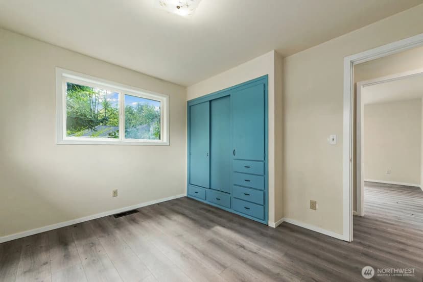 Property photo for 11608 8th Avenue S, Seattle photo 12