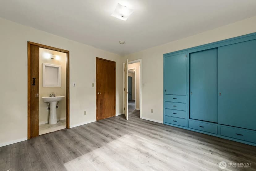 Property photo for 11608 8th Avenue S, Seattle photo 9