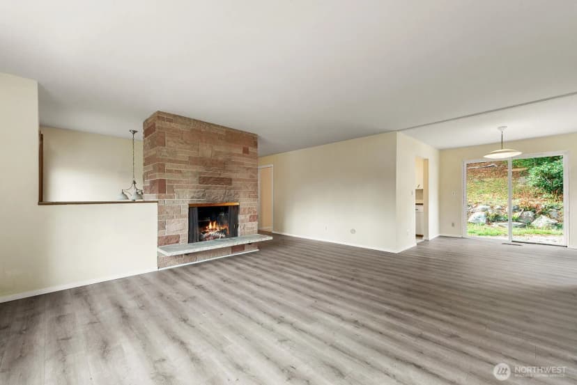 Property photo for 11608 8th Avenue S, Seattle photo 4