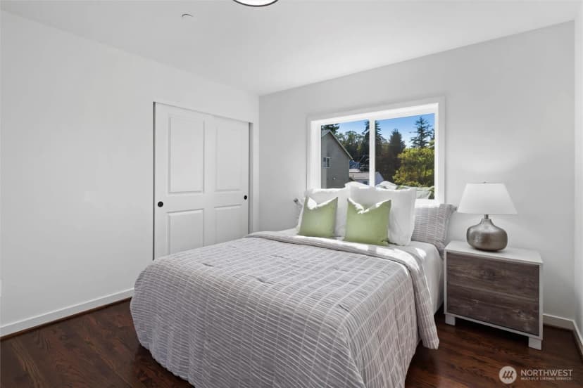 Property photo for 2211 Se 103rd Place, Seattle photo 11