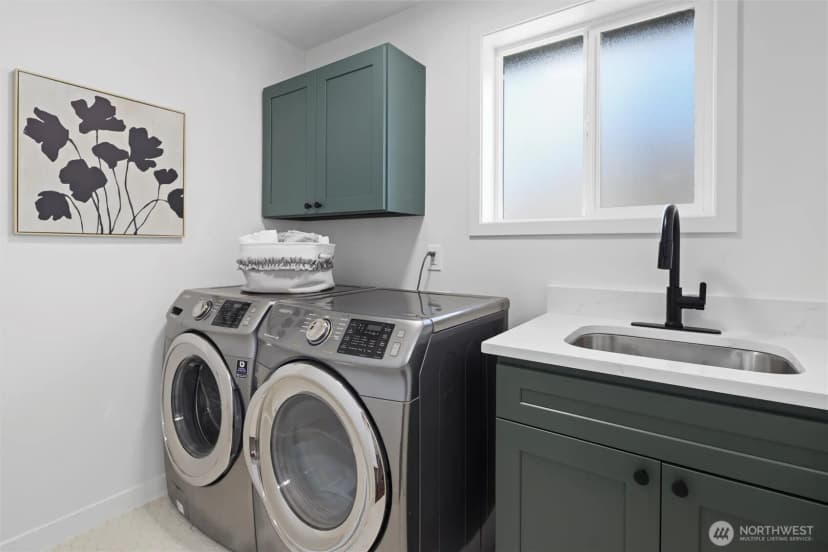 Property photo for 2211 Se 103rd Place, Seattle photo 16
